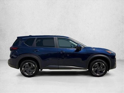 Used 2024 Nissan Rogue SV AWD/4WD image 4
