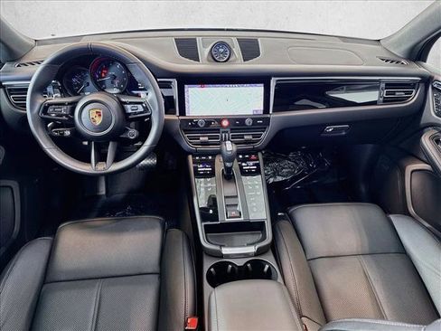Certified 2026 Porsche Macan AWD/4WD image 21
