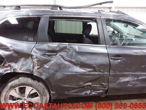 Used 2021 Subaru Ascent Premium w/ Convenience Package AWD/4WD image 17