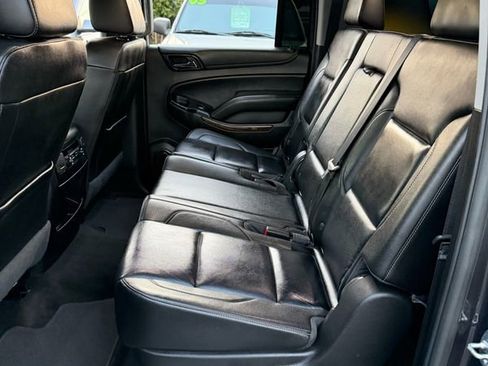 Used 2018 Chevrolet Suburban LT image 10