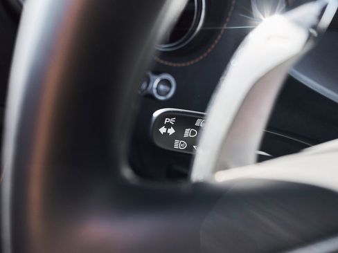 Used 2024 McLaren 750S Spider image 54