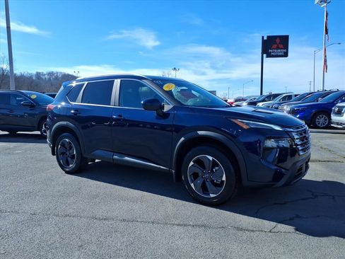 Certified 2025 Nissan Rogue SV w/ SV Premium Package image 15