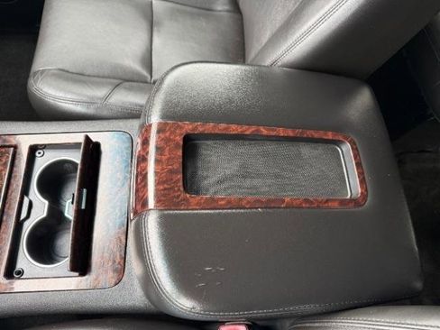 Used 2013 GMC Yukon XL Denali image 34