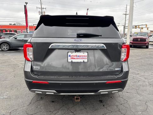 Used 2020 Ford Explorer XLT w/ Equipment Group 202A image 6