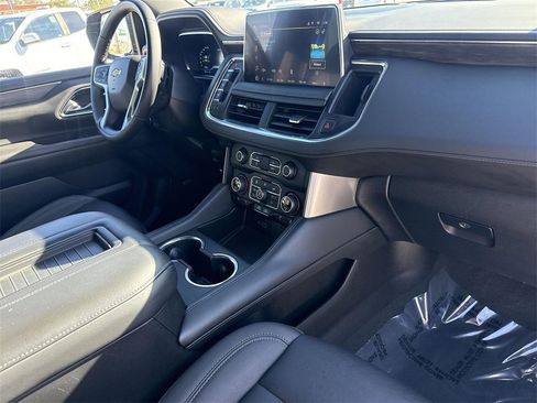 Used 2024 Chevrolet Suburban LT image 27