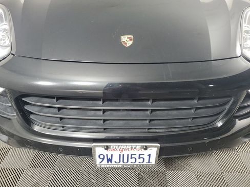 Used 2018 Porsche Cayenne Platinum Edition w/ Premium Package image 10