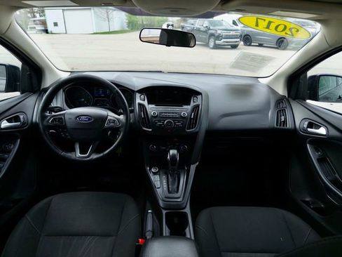 Used 2017 Ford Focus SE w/ Cold Weather Package image 13