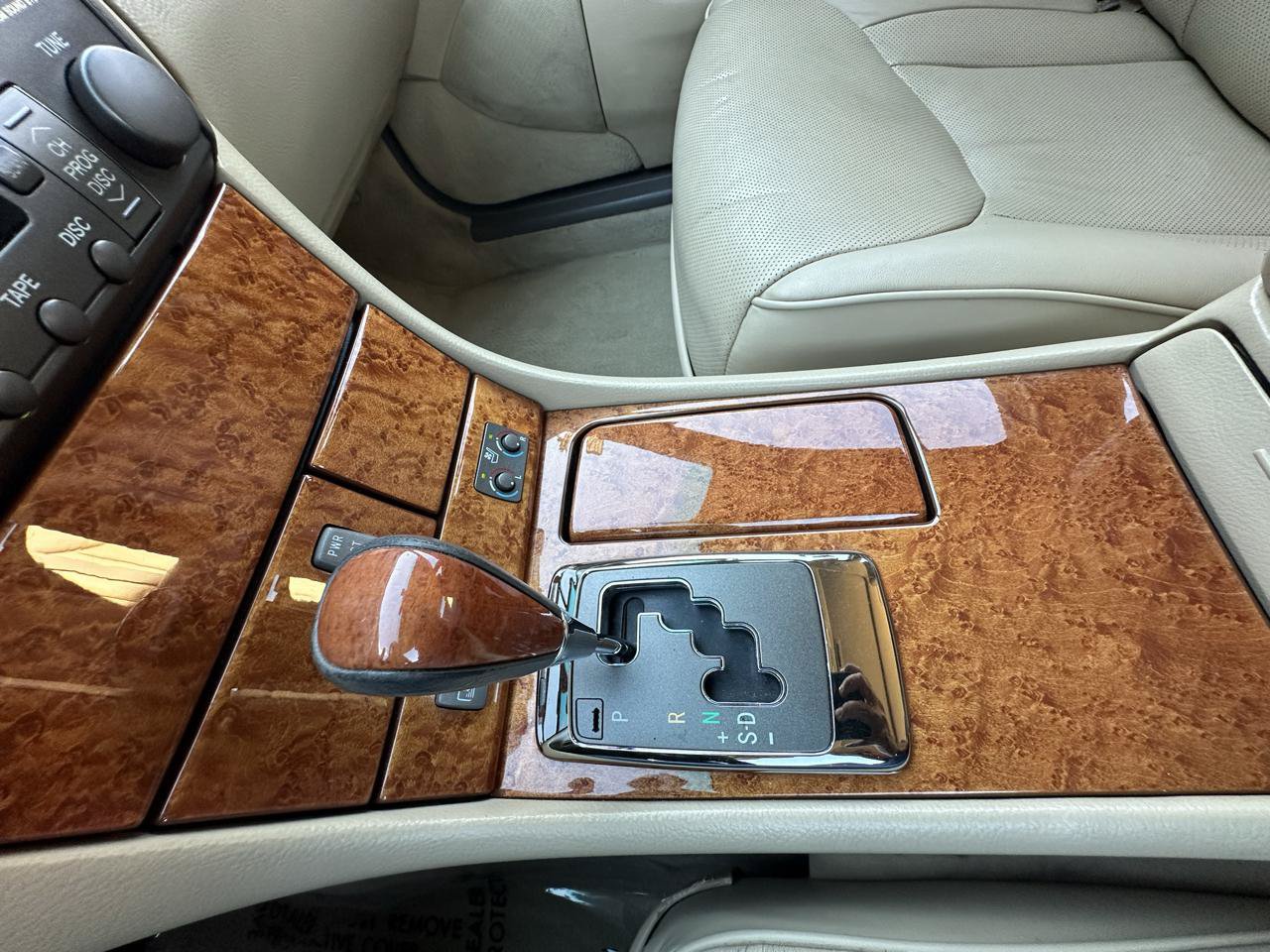 Used 2006 Lexus LS 430 w/ Modern Luxury Pkg RWD image 16