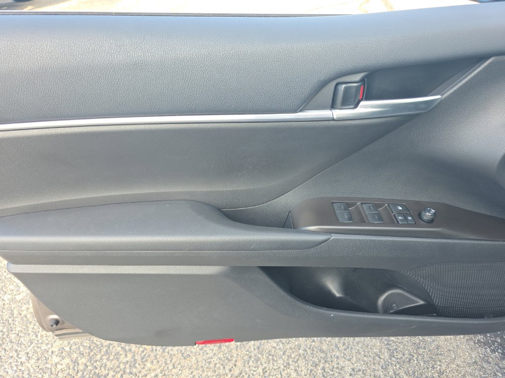 Used 2024 Toyota Camry SE FWD image 13