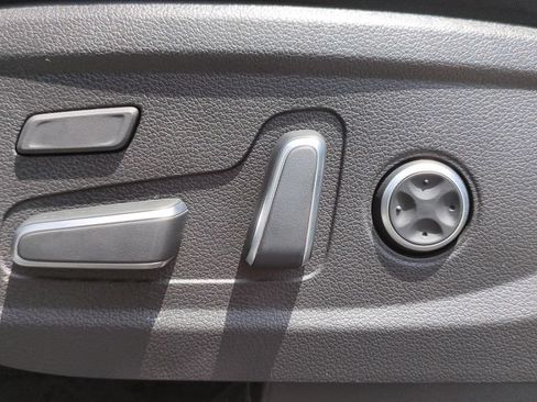 Certified 2024 Hyundai Palisade Limited FWD image 16