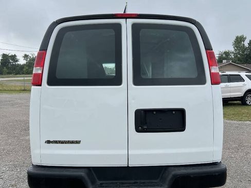 Used 2020 Chevrolet Express 2500 Extended w/ Enhanced Convenience Package RWD image 7