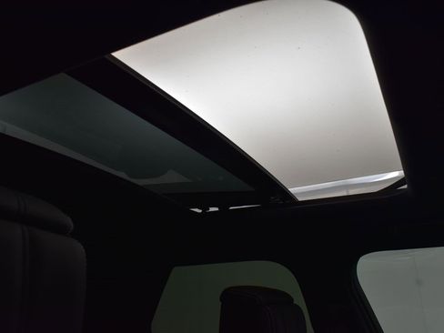 Used 2023 Land Rover Discovery HSE R-Dynamic image 27