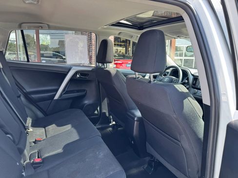 Used 2016 Toyota RAV4 XLE AWD/4WD image 33