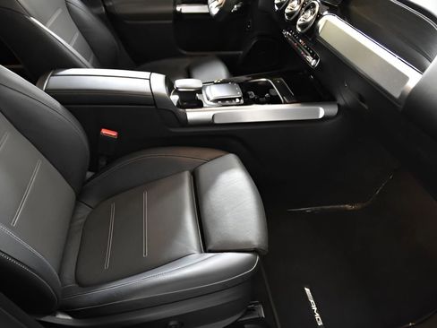 Used 2021 Mercedes-Benz GLB 35 AMG 4MATIC image 38