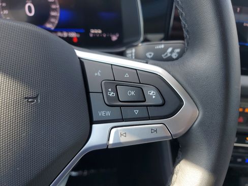 Used 2025 Volkswagen Jetta SE image 18