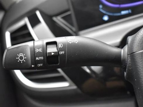 Used 2025 Kia Seltos S FWD image 25