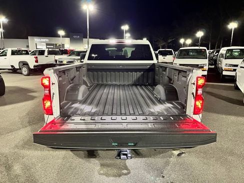 Used 2025 Chevrolet Silverado 2500 Custom w/ Custom Convenience Package image 8