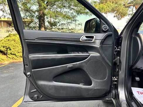 Used 2016 Jeep Grand Cherokee Limited image 13