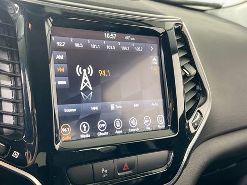 Used 2019 Jeep Cherokee Limited image 15