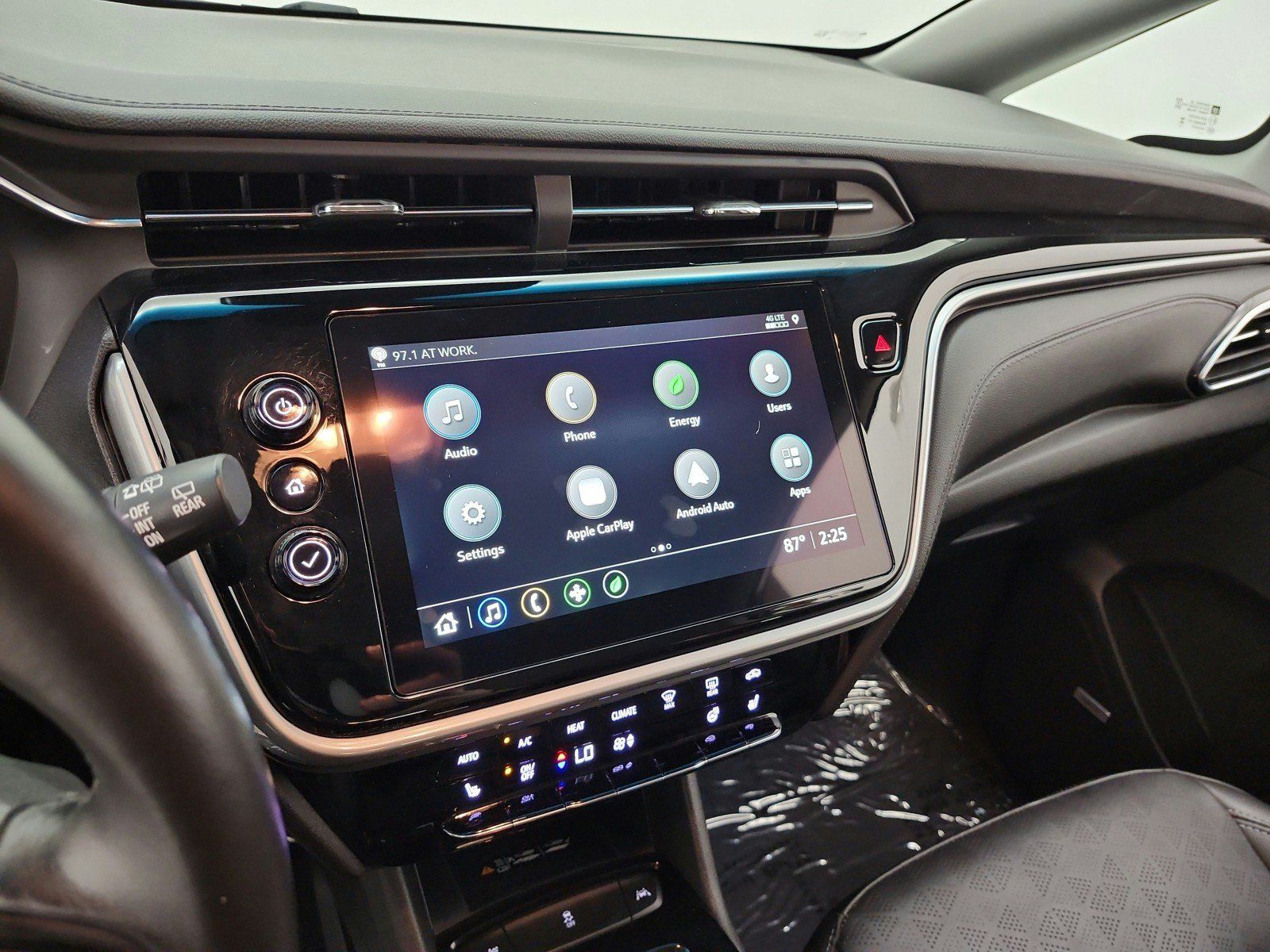 Used 2023 Chevrolet Bolt LT w/ Infotainment Package FWD image 13