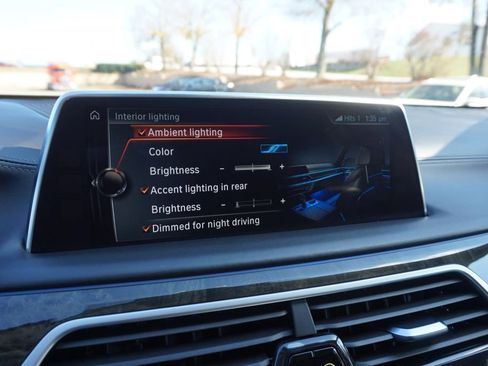 Used 2017 BMW 740i image 50