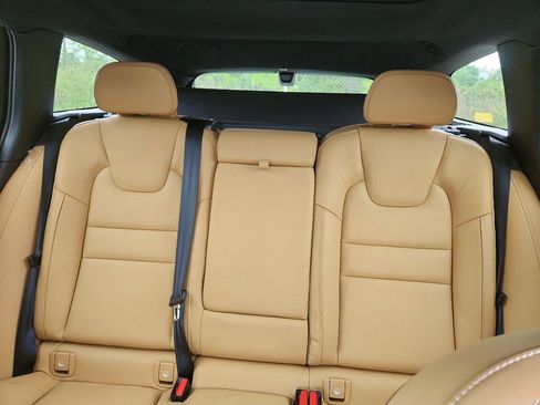 Used 2026 Volvo V60 B5 Cross Country Ultra w/ Protection Package Premier AWD/4WD image 7