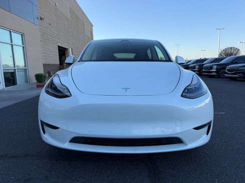 Used 2022 Tesla Model Y Performance image 23