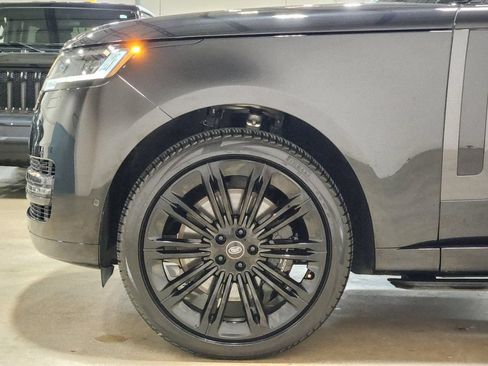 Used 2024 Land Rover Range Rover SE AWD/4WD image 5