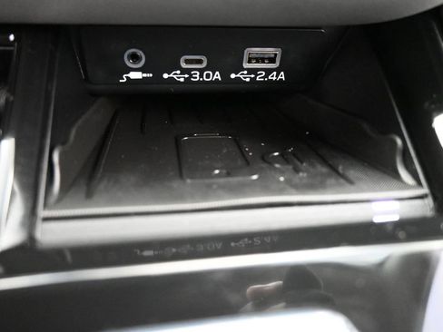 Used 2025 Subaru Outback Limited AWD/4WD image 15