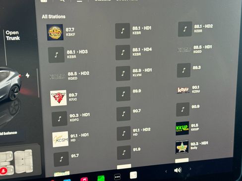 Used 2023 Tesla Model 3 Standard Range image 17