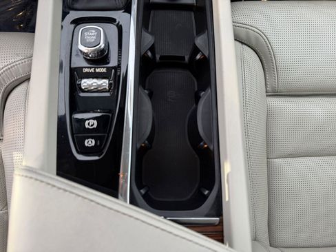 Used 2019 Volvo S60 T6 Inscription image 28