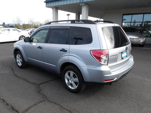 Used 2013 Subaru Forester 2.5X AWD/4WD image 3