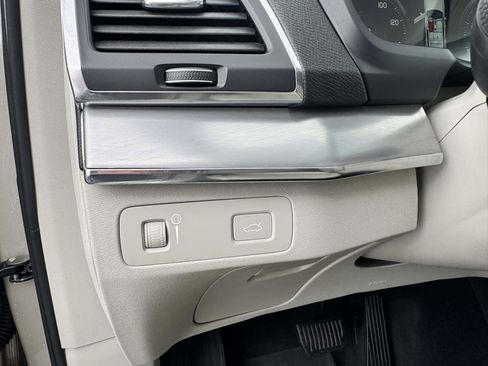 Used 2016 Volvo XC90 T5 Momentum AWD/4WD image 43