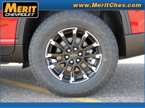 New 2026 Chevrolet Traverse Z71 w/ Driver Confidence Package image 3