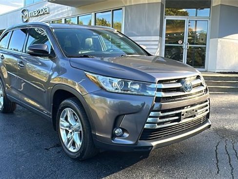 Used 2017 Toyota Highlander Limited image 4