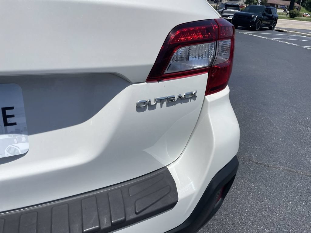 Used 2018 Subaru Outback 2.5i Limited AWD/4WD image 6