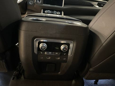 Used 2021 GMC Yukon XL Denali w/ Denali Premium Package AWD/4WD image 21