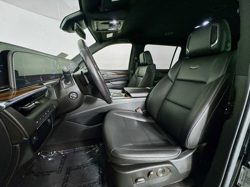 Used 2022 Cadillac Escalade ESV Luxury image 11