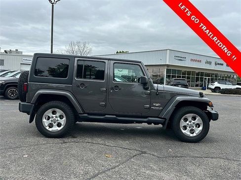 Used 2014 Jeep Wrangler Unlimited Sahara image 10