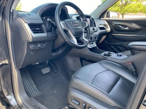 Used 2024 GMC Terrain SLT image 25