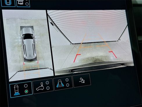 Used 2026 GMC Acadia AT4 w/ Luxury Package image 14