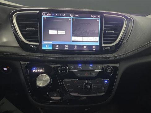 New 2026 Chrysler Pacifica Select w/ S Appearance Package image 8