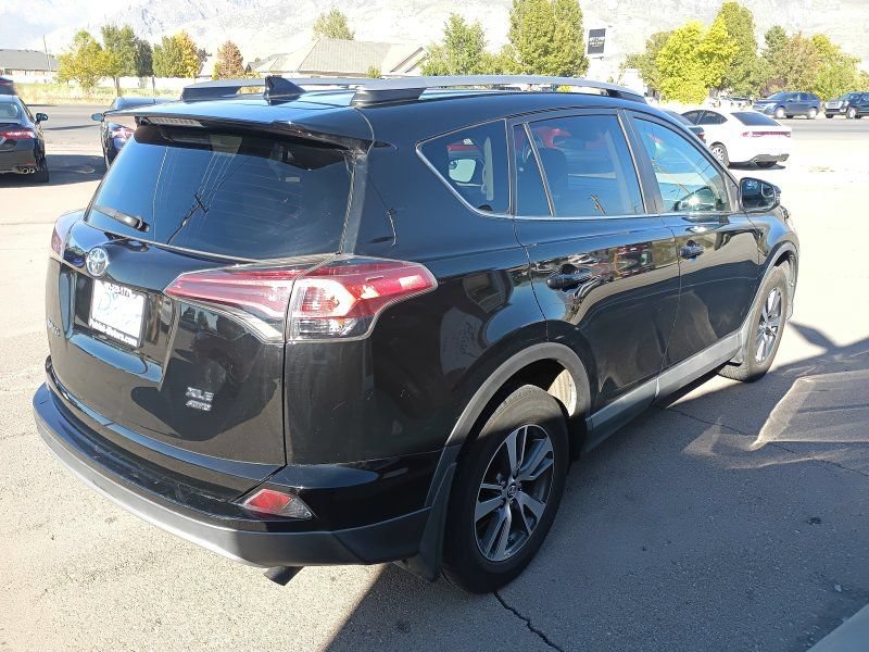 Used 2017 Toyota RAV4 XLE w/ All Weather Liner Package AWD/4WD image 5