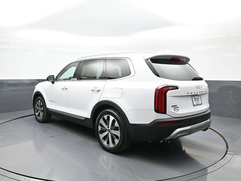 Certified 2022 Kia Telluride EX w/ EX Premium Package AWD/4WD image 8