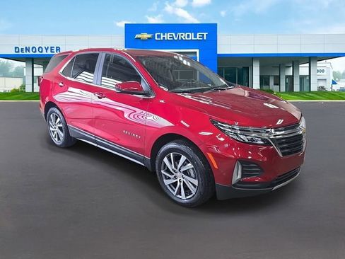 Used 2024 Chevrolet Equinox LT w/ LPO, Floor Liner Package image 3