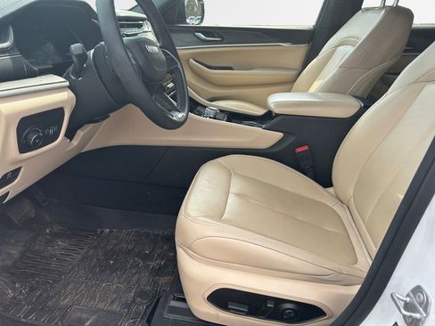 Used 2023 Jeep Grand Cherokee L Limited image 12