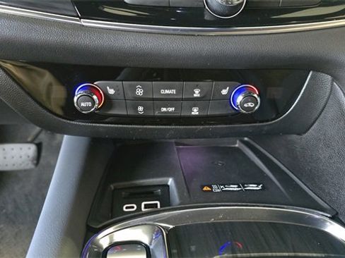 Used 2023 Buick Enclave Essence w/ LPO, Touring Package image 20