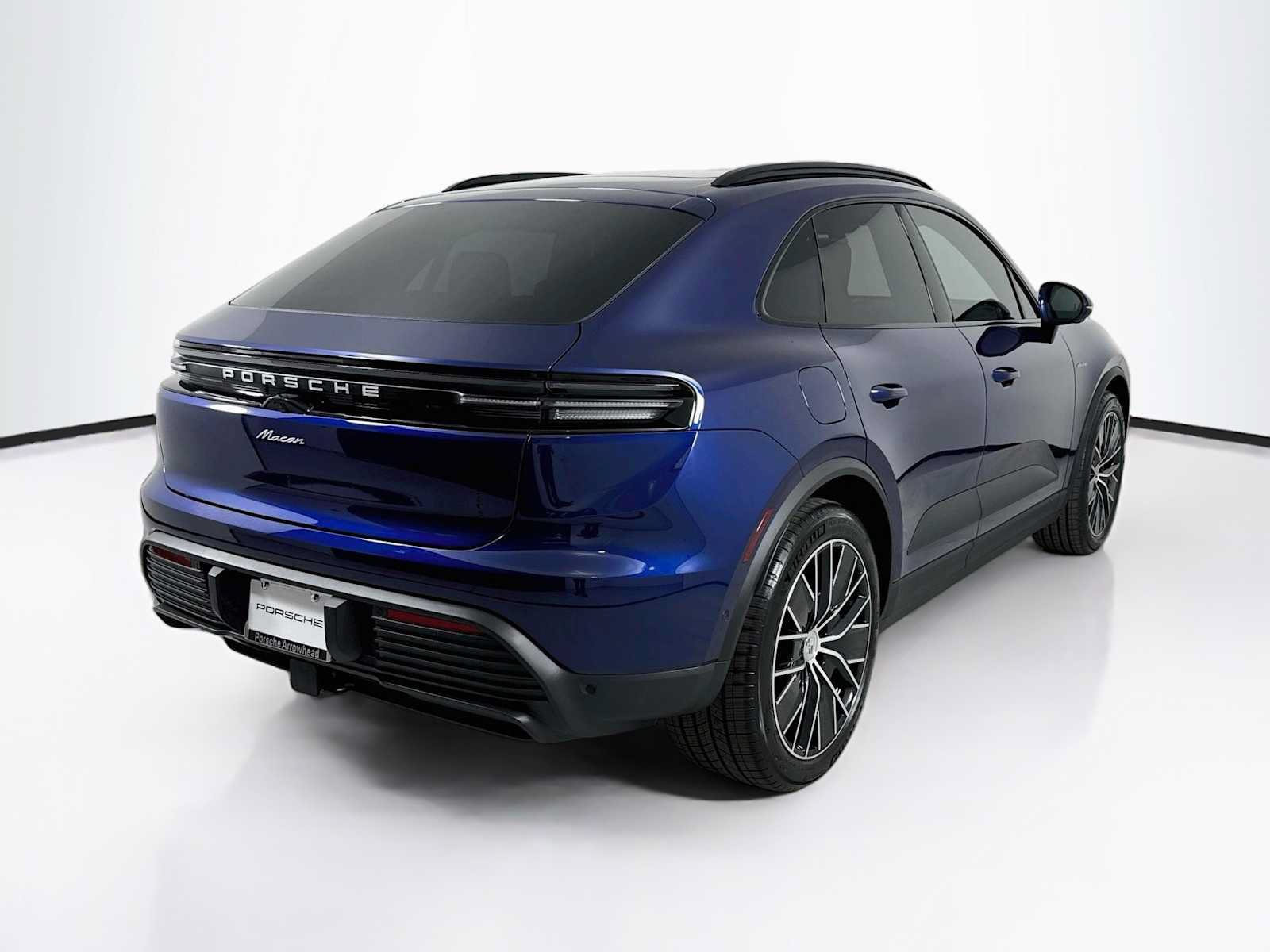 Used 2026 Porsche Macan Electric RWD image 9