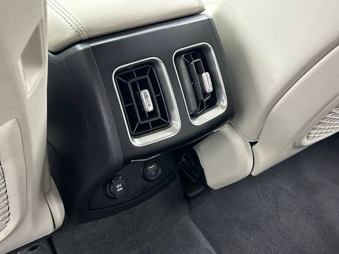Used 2023 Kia Sorento S FWD image 20