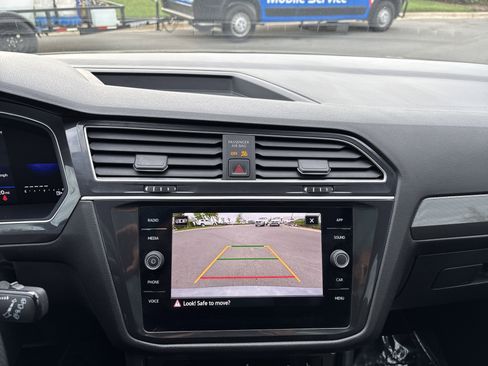 Used 2023 Volkswagen Tiguan SE R-Line image 29